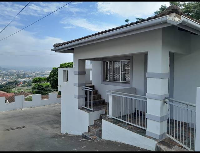 3 BEDROOM SIMPLEX FOR SALE IN BLUFF